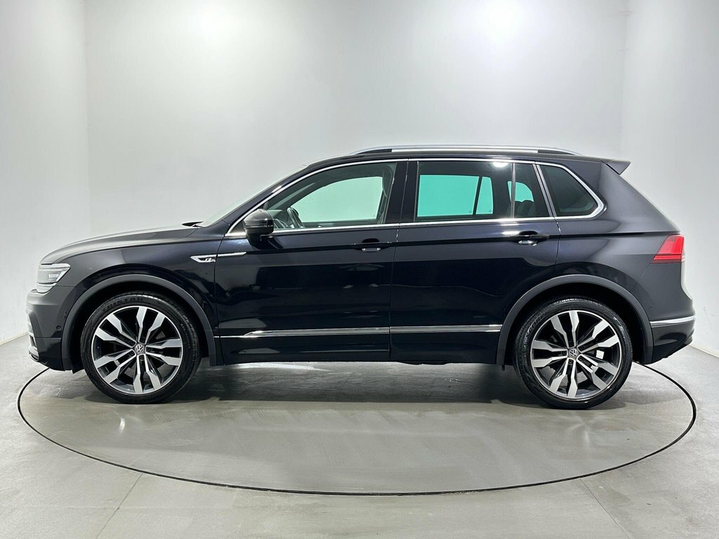 Volkswagen Tiguan 2L R-line SA69FFK Black #4