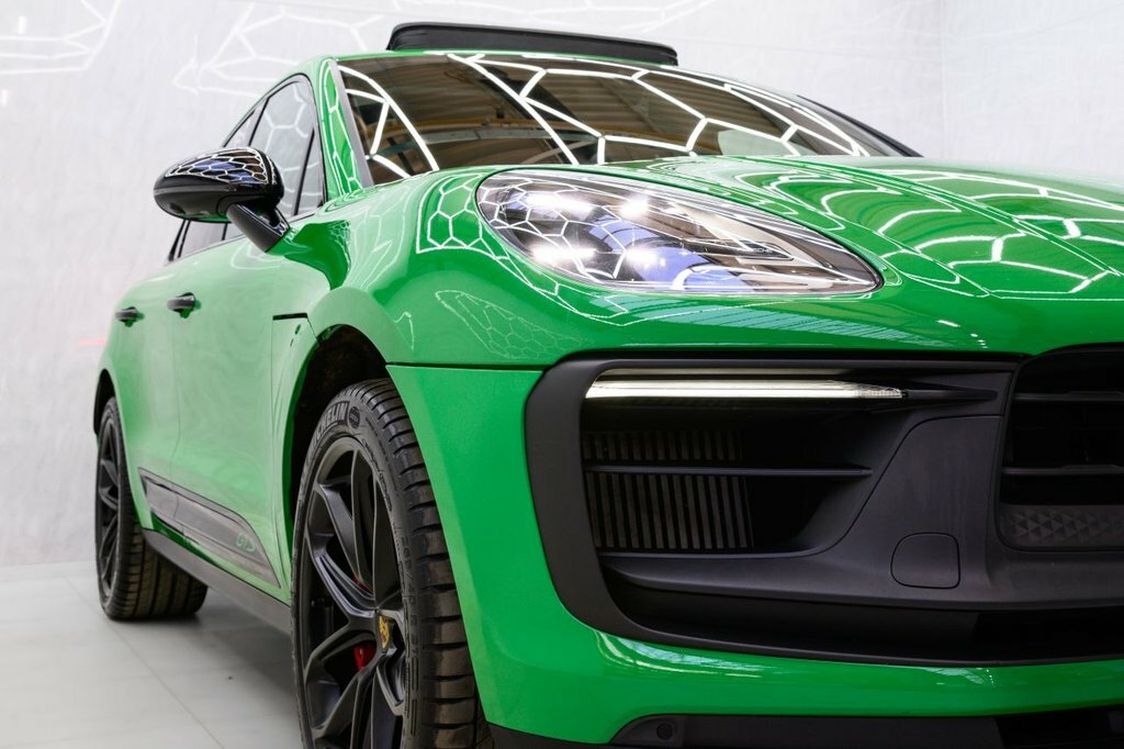 Porsche Macan 2.9L Gts BK72VND Green #2