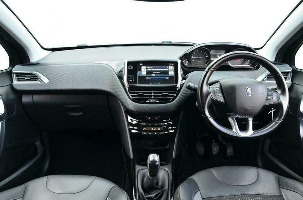 Peugeot 2008 Suv 1.2 Puretech Allure Euro 6 201616 PL16RNA Black #2