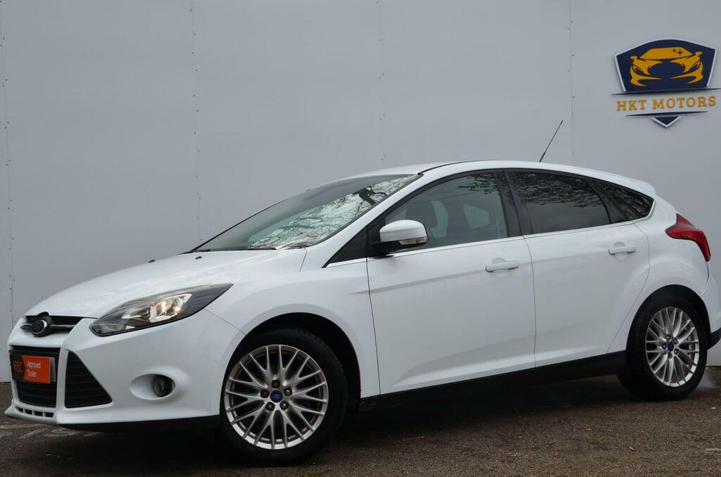 Ford Focus Hatchback 1.0T Ecoboost Zetec Euro 5 Ss 20 EU63XLG White #2