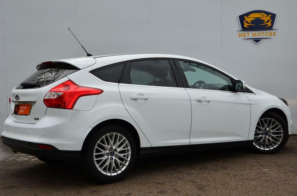 Ford Focus Hatchback 1.0T Ecoboost Zetec Euro 5 Ss 20 EU63XLG White #3