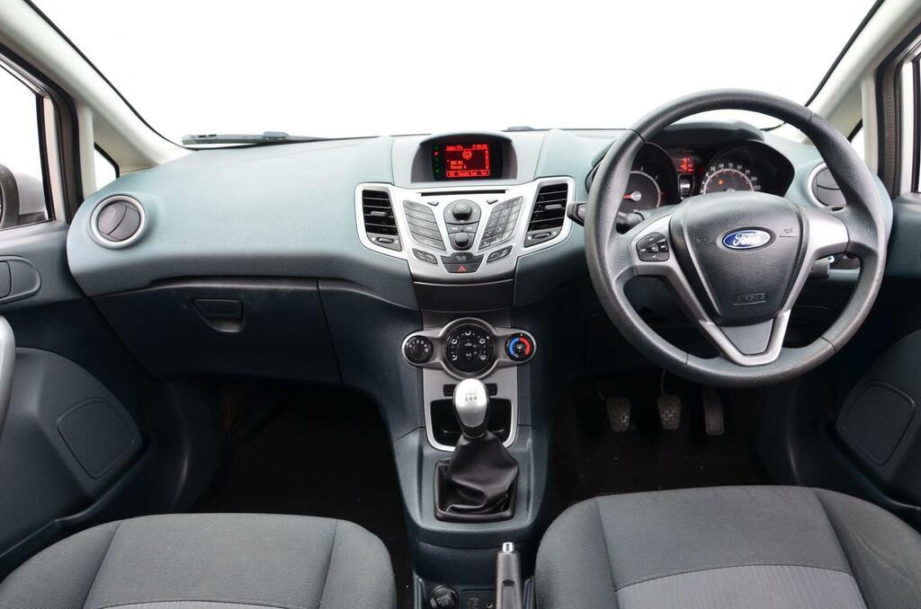 Ford Fiesta Hatchback 1.25 Edge 201111 AU11XUH Silver #2