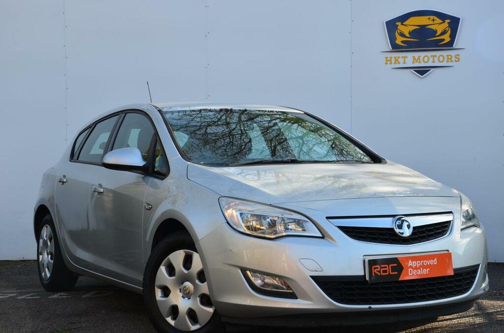 Vauxhall Astra Hatchback 1.6 16V Exclusiv Euro 5 201060 Silver