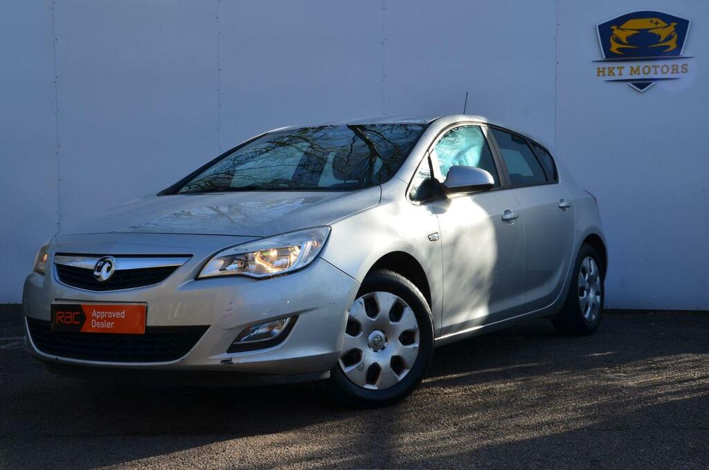Vauxhall Astra Hatchback 1.6 16V Exclusiv Euro 5 201060 BK60ZWB Silver #5