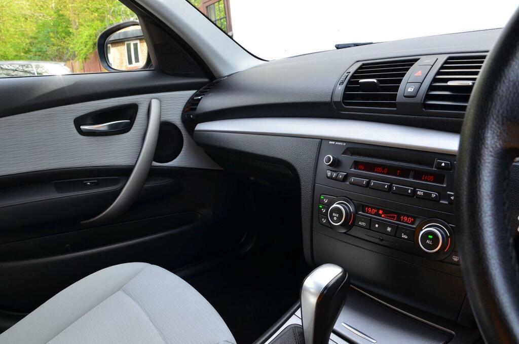 BMW 1 Series Hatchback 2.0 116I Se Steptronic Euro 5 2010 Silver #4