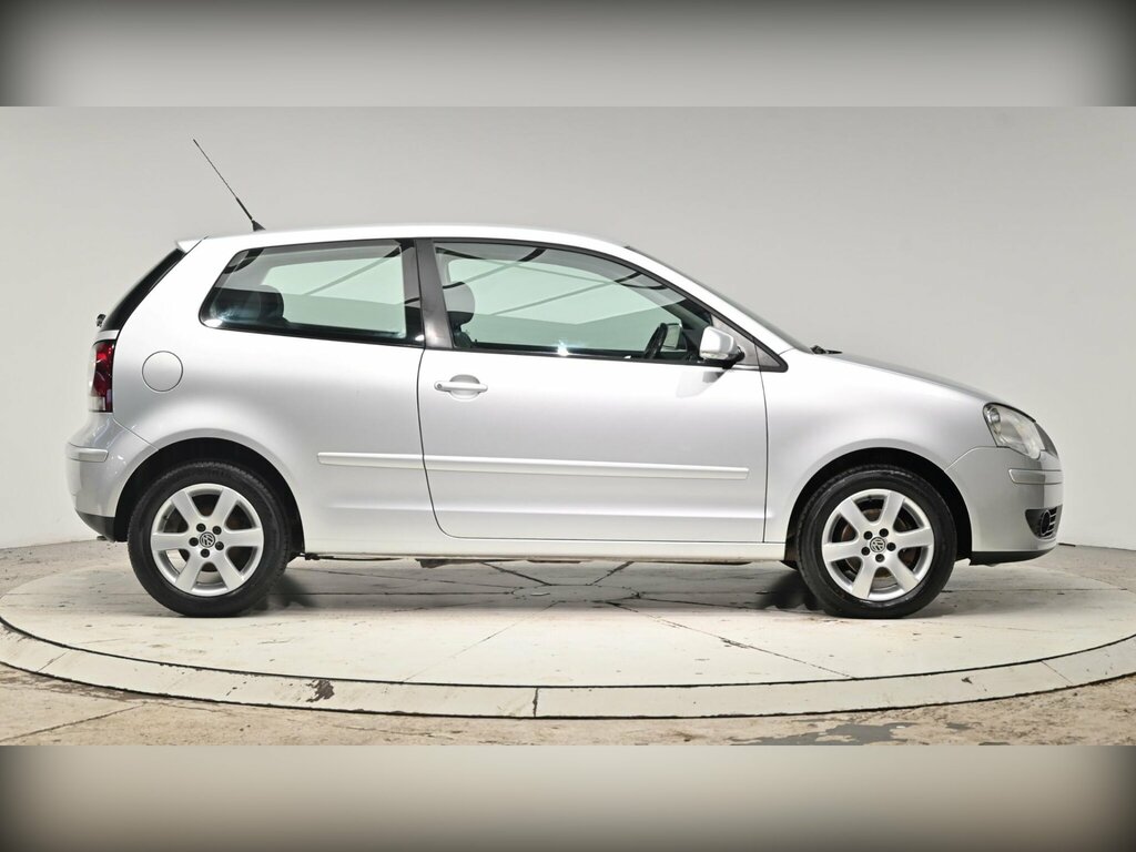 Volkswagen Polo 1.2 Match Silver #4