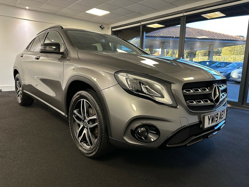 Mercedes-Benz GLA Class 1.6 Gla180 Urban Edition Suv YW19AEY Grey #3