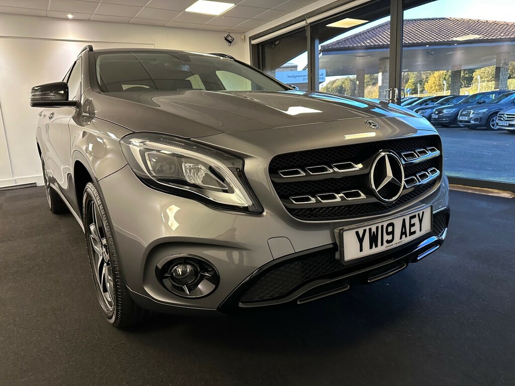Mercedes-Benz GLA Class 1.6 Gla180 Urban Edition Suv YW19AEY Grey #4