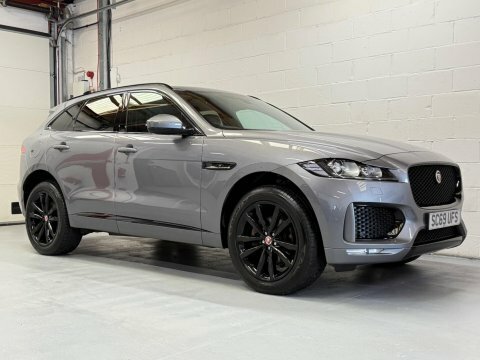 Jaguar F-Pace 2.0 D180 Chequered Grey