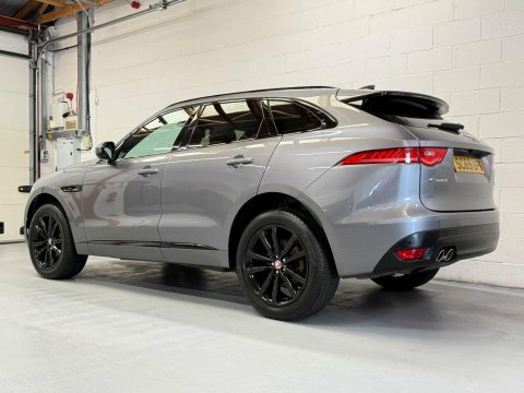 Jaguar F-Pace 2.0 D180 Chequered SC69UFS Grey #2