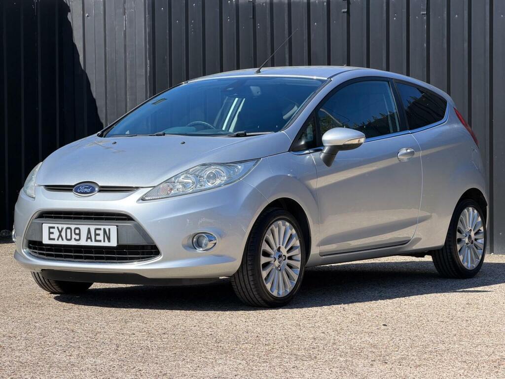 Ford Fiesta 1.6 Titanium Silver #4
