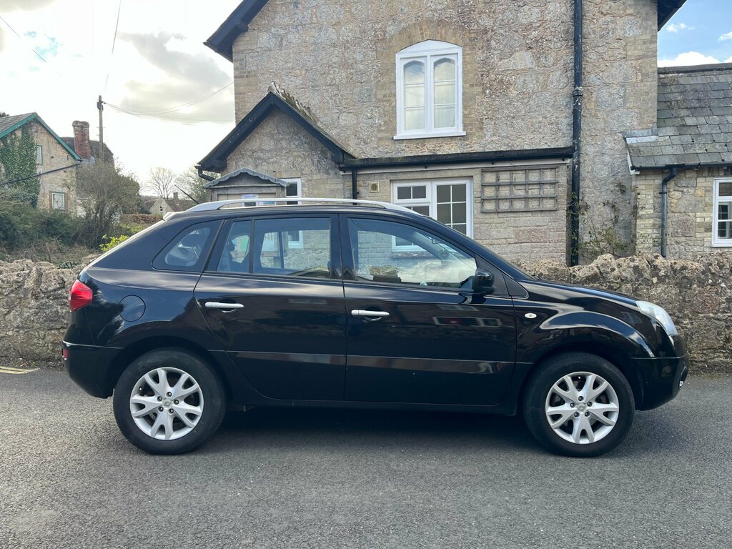 Renault Koleos 2.0 Dci Dynamique S Snav Suv 4Wd Black #2