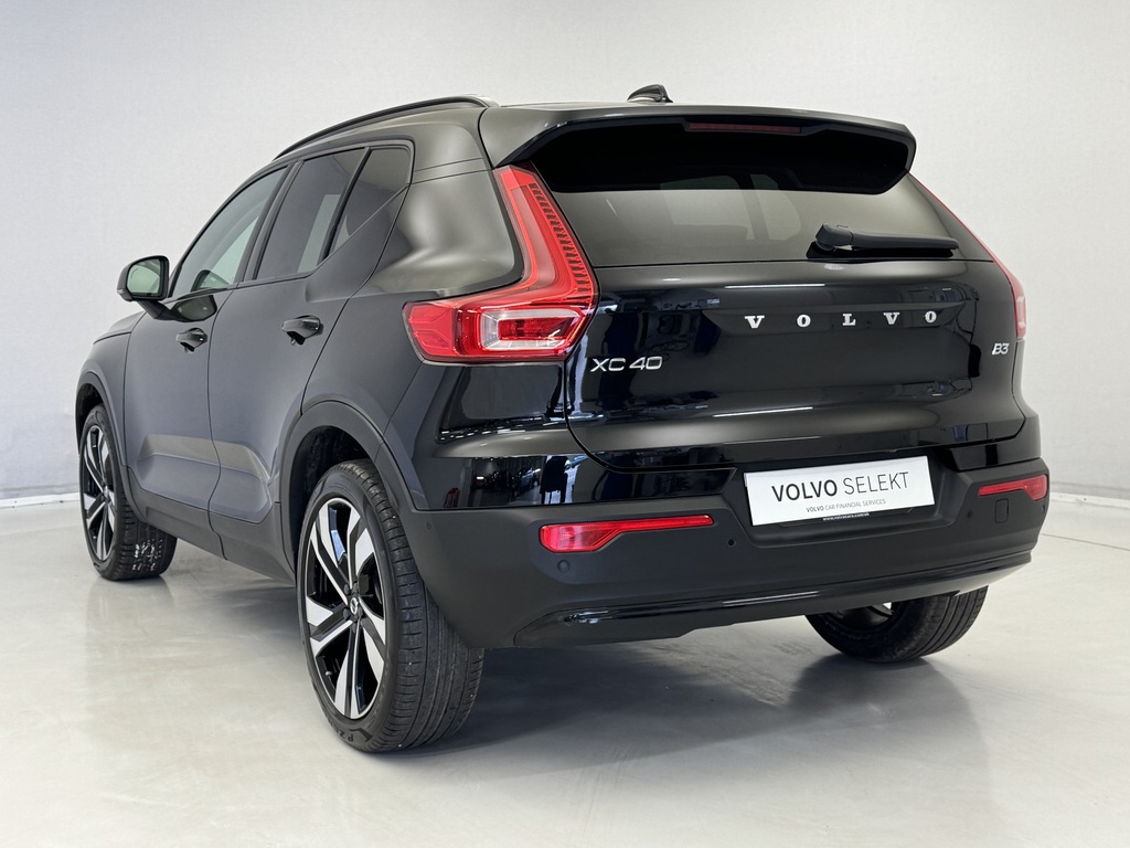 Volvo XC40 2.0 B3p Ultra Dark RA74DFE Black #6