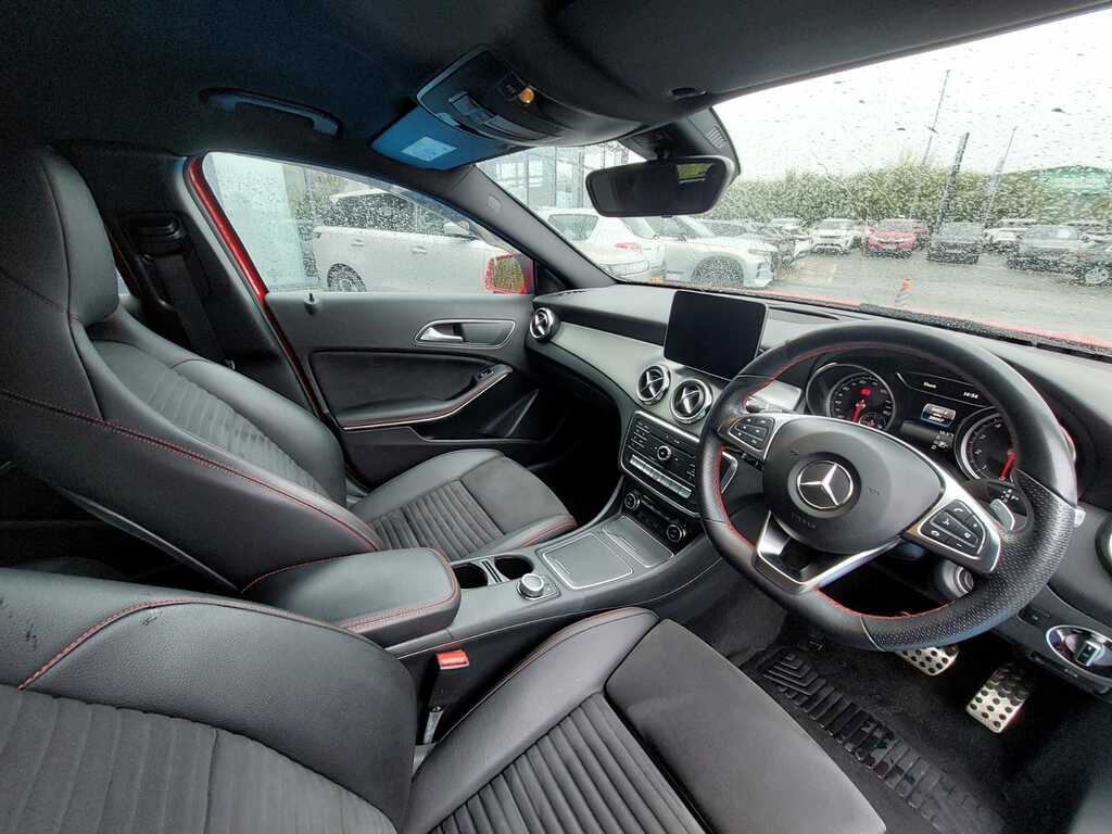 Mercedes-Benz GLA Class Gla 200 Amg Line Edition YR69VZF Red #2