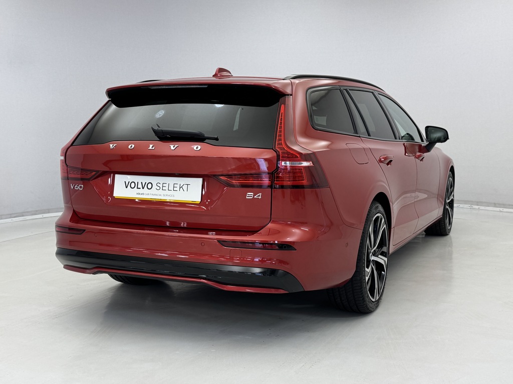 Volvo V60 2.0 B4p Ultra Dark Red #6