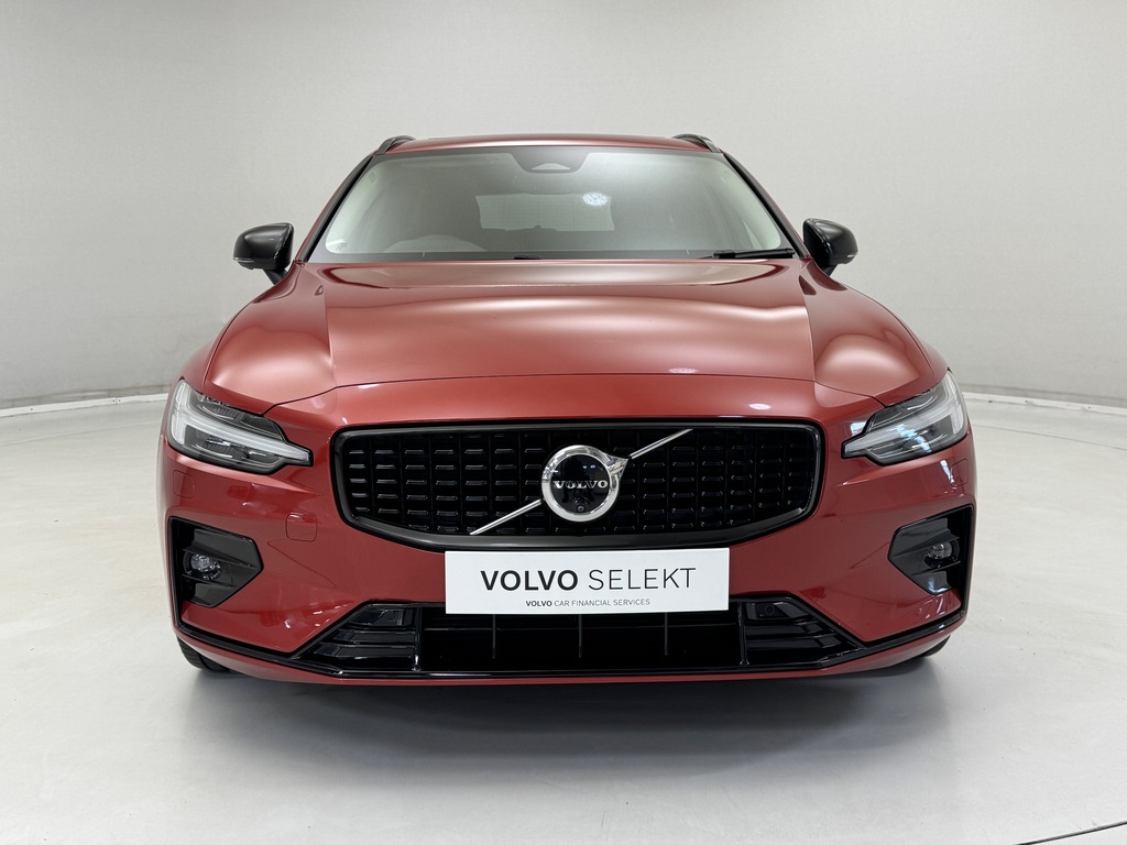 Volvo V60 2.0 B4p Ultra Dark Red #4