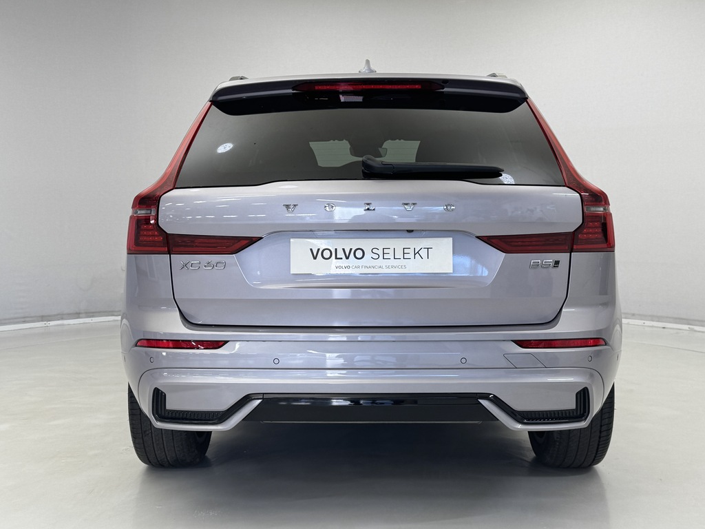 Volvo XC60 2.0 B5p Plus Dark Awd Geartronic OY75XBB Silver #4