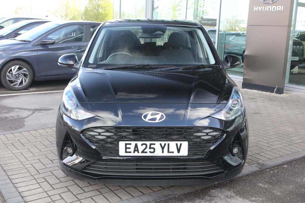 Hyundai I10 1.0 63 Premium Nav EA25YLV Black #2