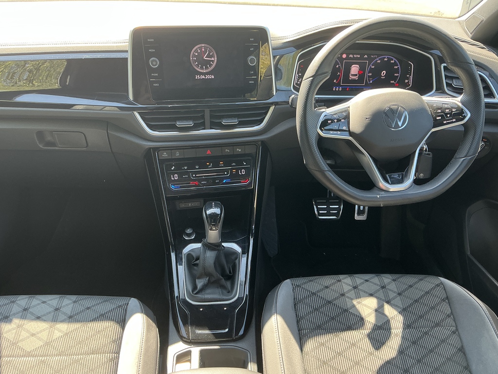 Volkswagen T-Roc 1.5 Tsi R-line Dsg DF23KNX Black #2