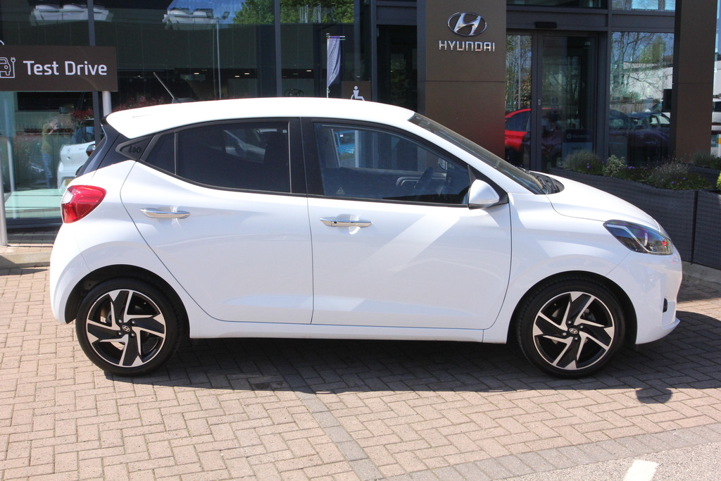 Hyundai I10 1.0 63 Premium Nav EF25OBC White #6
