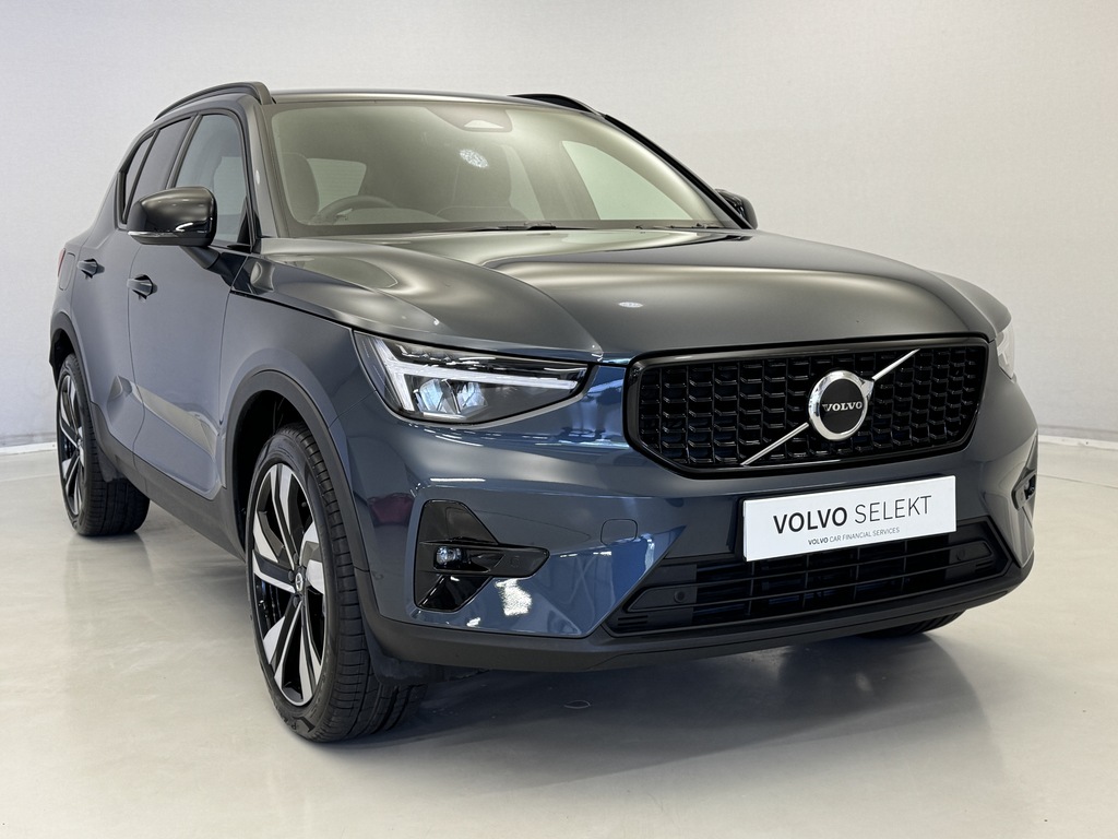 Volvo XC40 2.0 B3p Plus Dark Blue