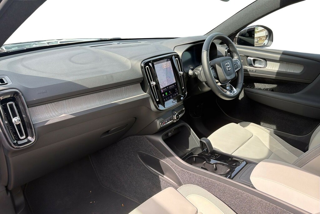Volvo EX40 Ultra OW25BKV Black #2