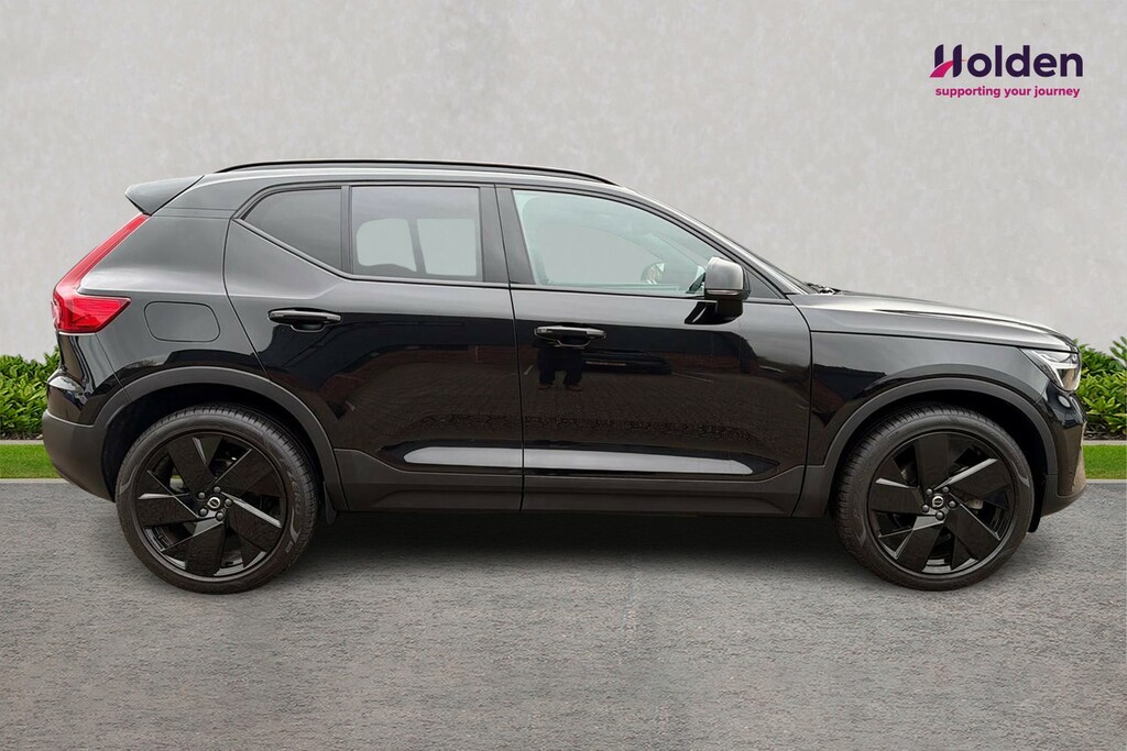 Volvo XC40 Plus Black Edition RE25KNR Black #4