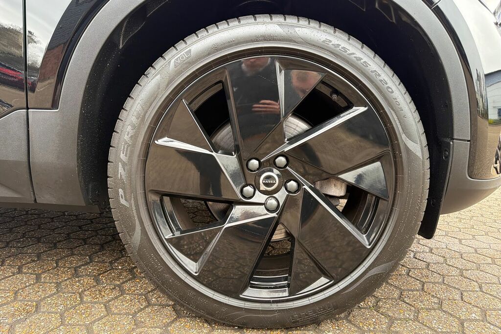Volvo XC40 Plus Black Edition RE25KNR Black #5