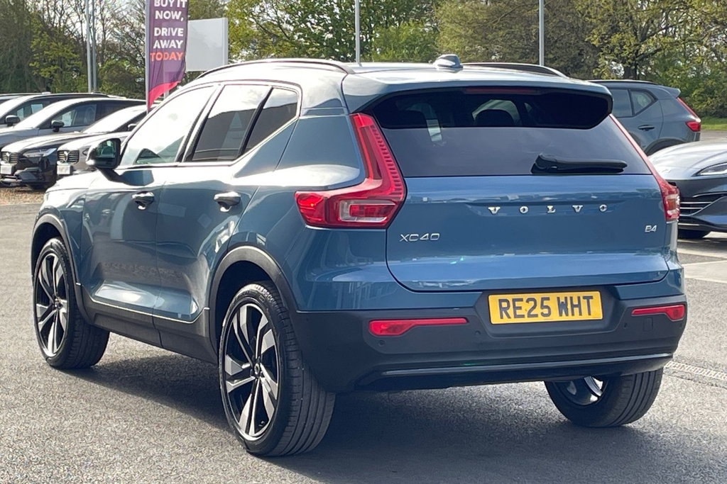 Volvo XC40 Ultra Dark RE25WHT Blue #3