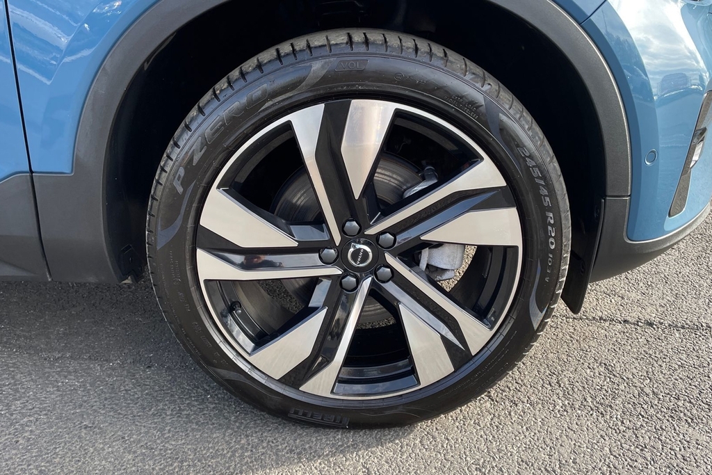 Volvo XC40 Ultra Dark RE25WHT Blue #5