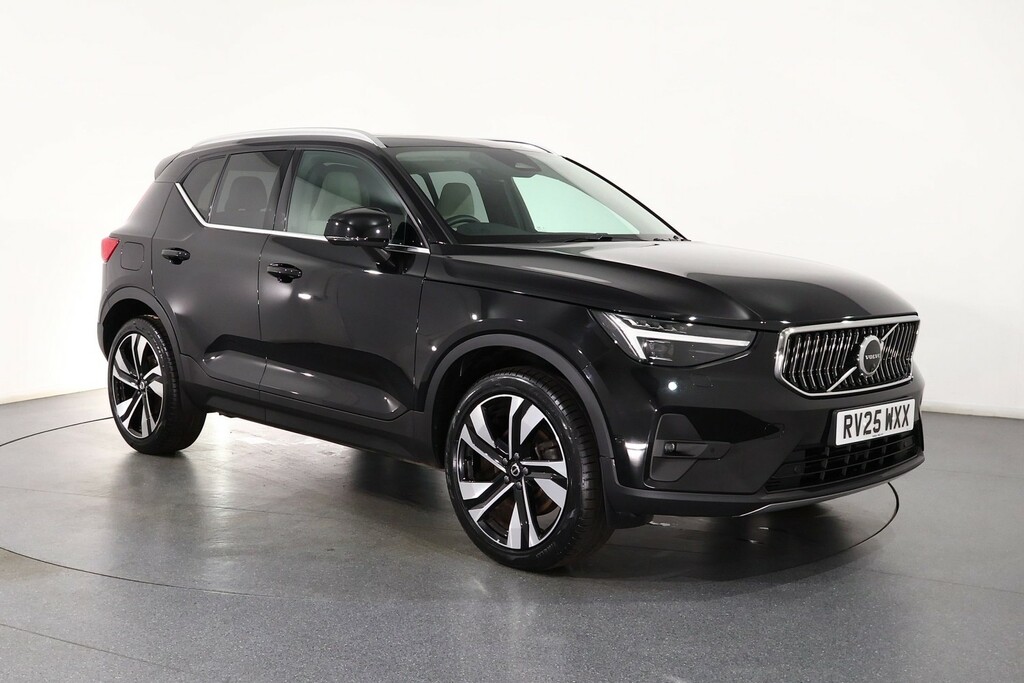 Volvo XC40 Ultra Bright Black