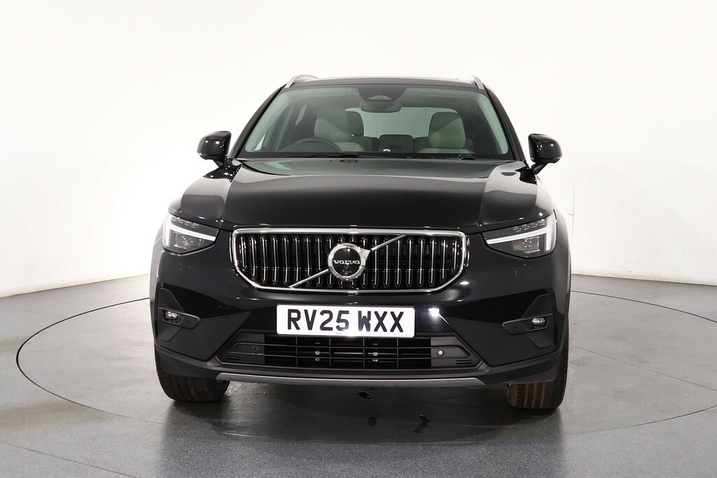 Volvo XC40 Ultra Bright RV25WXX Black #2