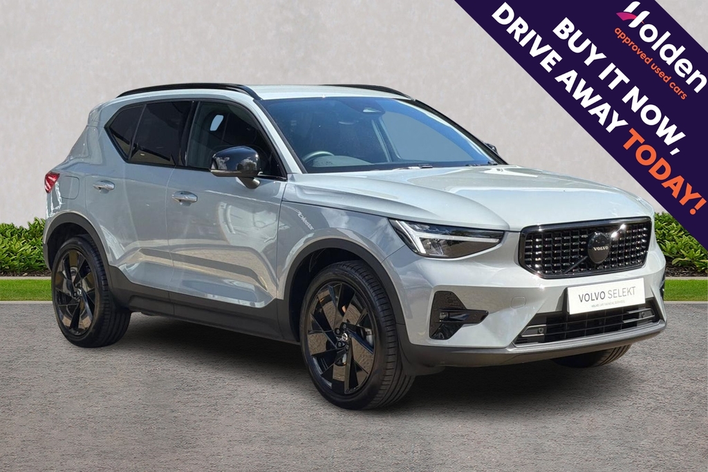 Volvo XC40 Plus Black Edition Grey