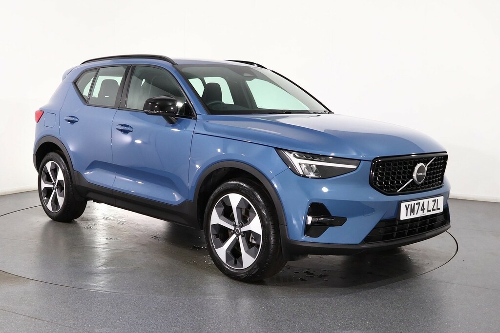Volvo XC40 Plus Dark Blue