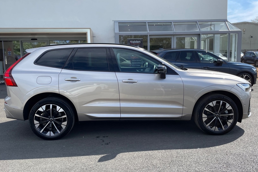 Volvo XC60 Ultra Dark RV75WWJ Gold #4