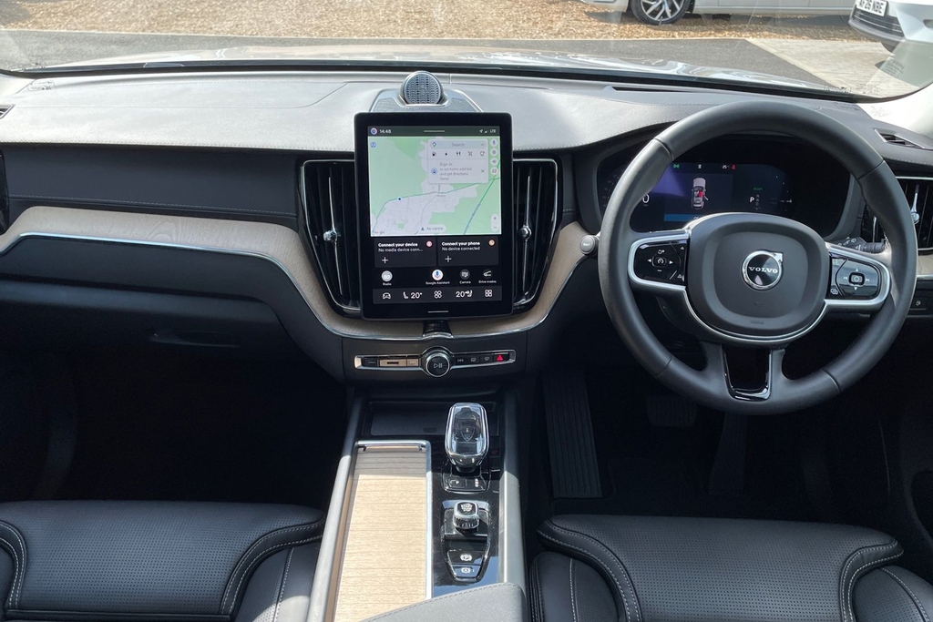 Volvo XC60 Ultra Dark RV75WWJ Gold #6