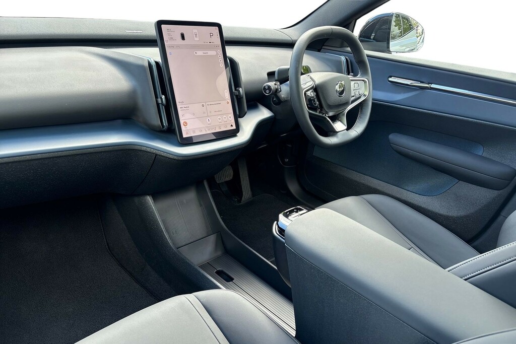 Volvo EX30 Cross Country Ultra Grey #2