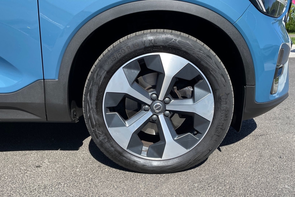 Volvo XC40 Plus Dark CA25KLC Blue #5