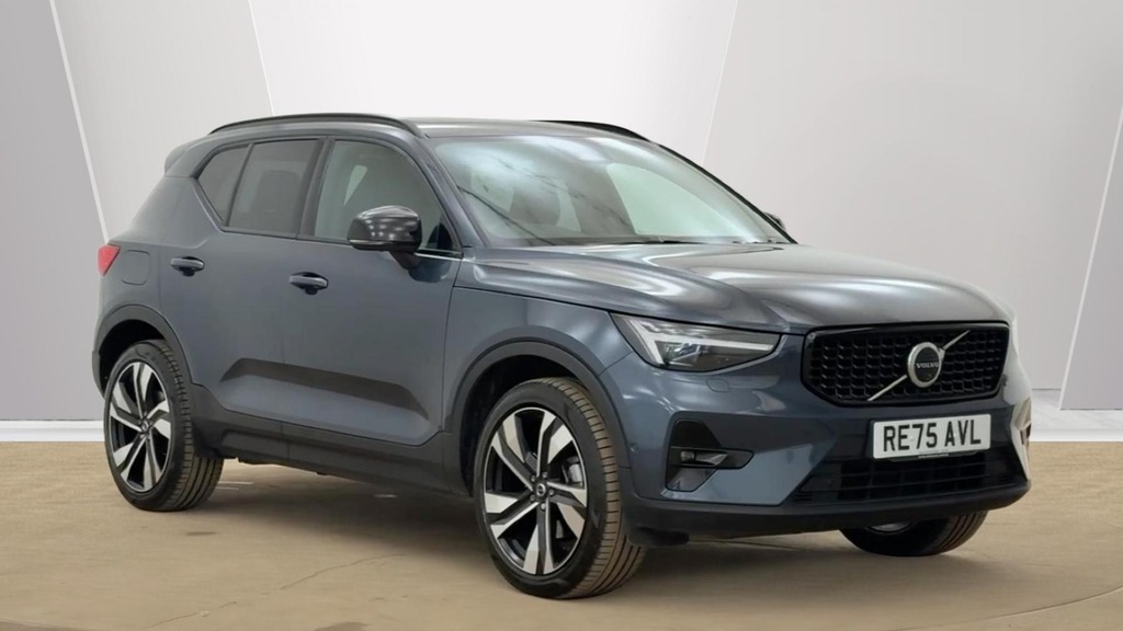 Volvo XC40 Ultra Dark Blue