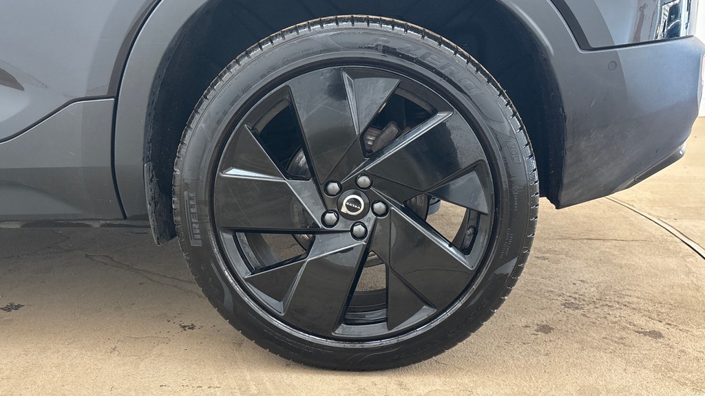 Volvo XC40 Ultra Black Edition RV25WFG Black #4