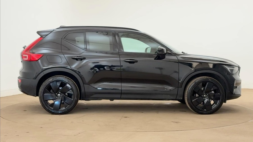 Volvo XC40 Ultra Black Edition RV25WFG Black #2