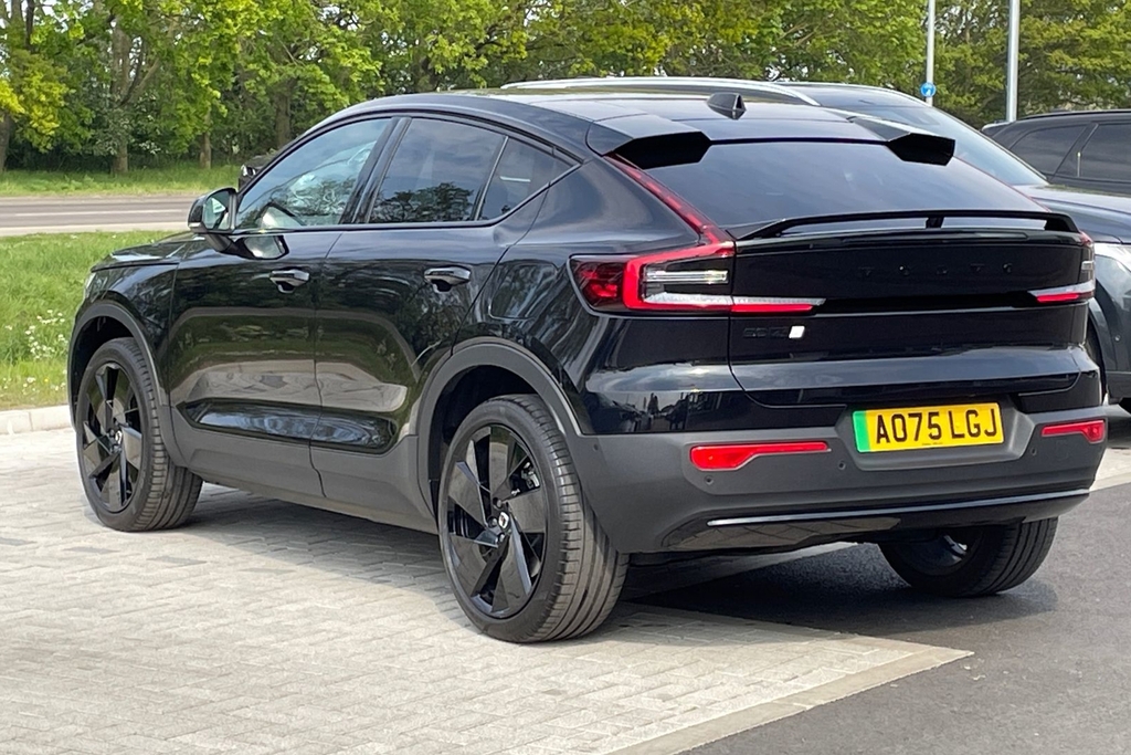 Volvo EC40 Ultra Black Edition Black #3