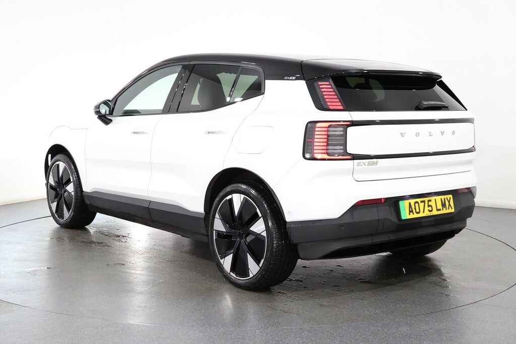 Volvo EX30 Ultra White #5