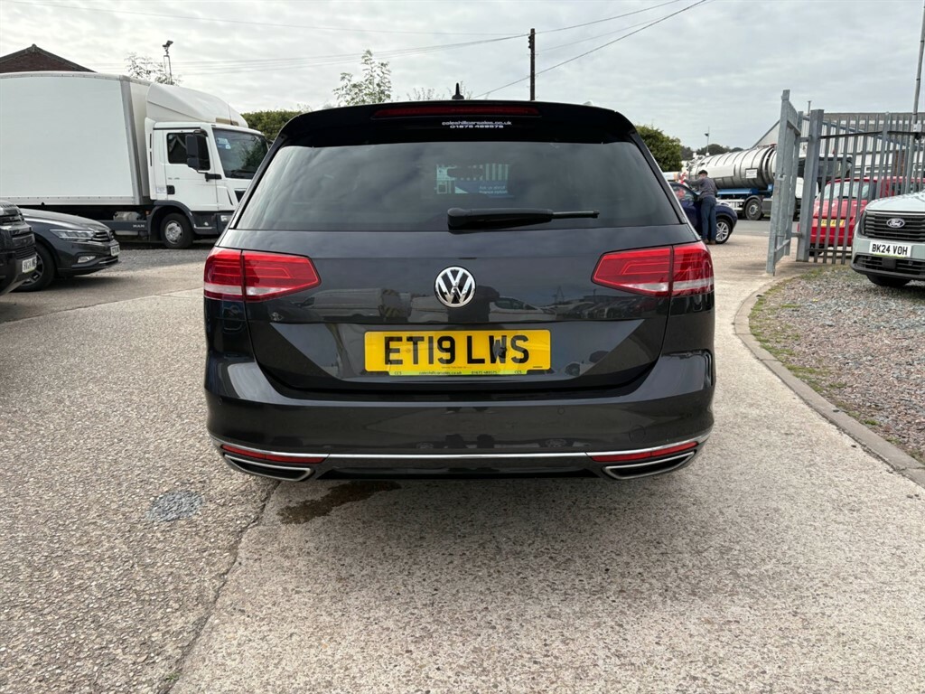 Volkswagen Passat 1.5 Evo 150 R-line Panoramic Roof ET19LWS Grey #4