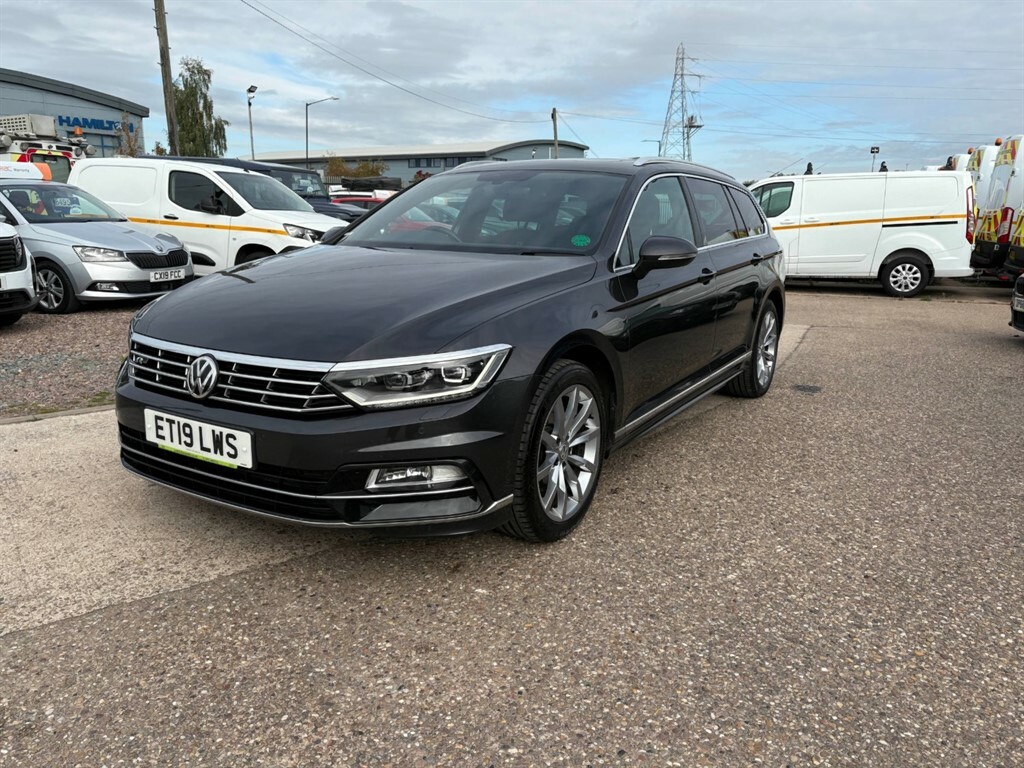 Volkswagen Passat 1.5 Evo 150 R-line Panoramic Roof Grey