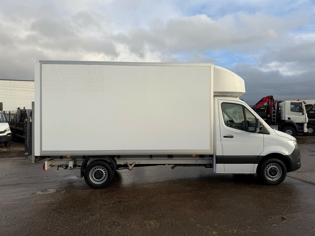 Mercedes-Benz Sprinter 2.0 3.5T Progressive Luton Tail Lift LN72UZK White #4