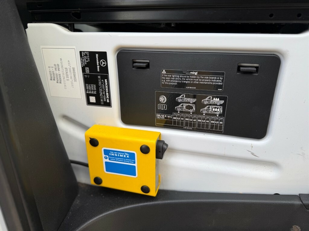 Mercedes-Benz Sprinter 2.0 3.5T Progressive Luton Tail Lift LN72UZK White #6
