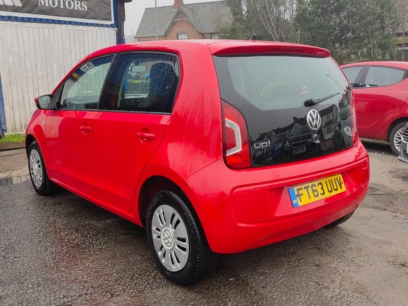Volkswagen Up 1.0 Move Up Hatchback FT63UUV Red #2