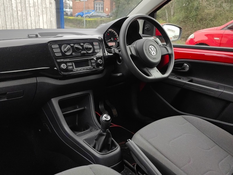 Volkswagen Up 1.0 Move Up Hatchback FT63UUV Red #3