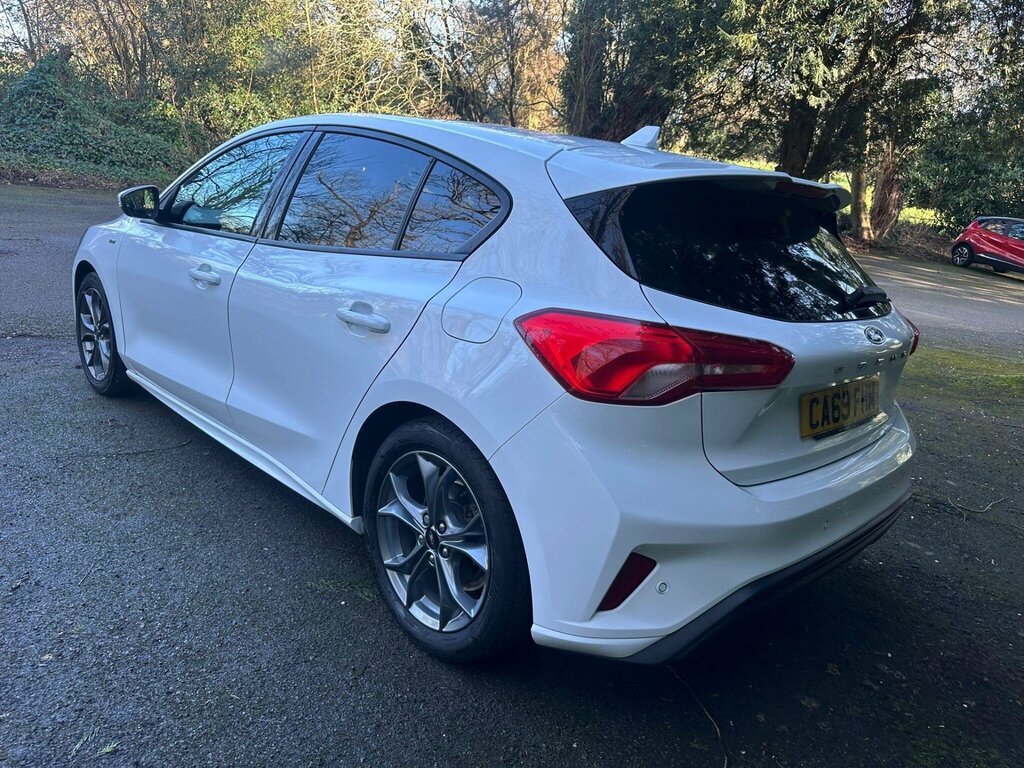 Ford Focus 1.0T Ecoboost St-line Euro 6 Ss CA69FHM White #2